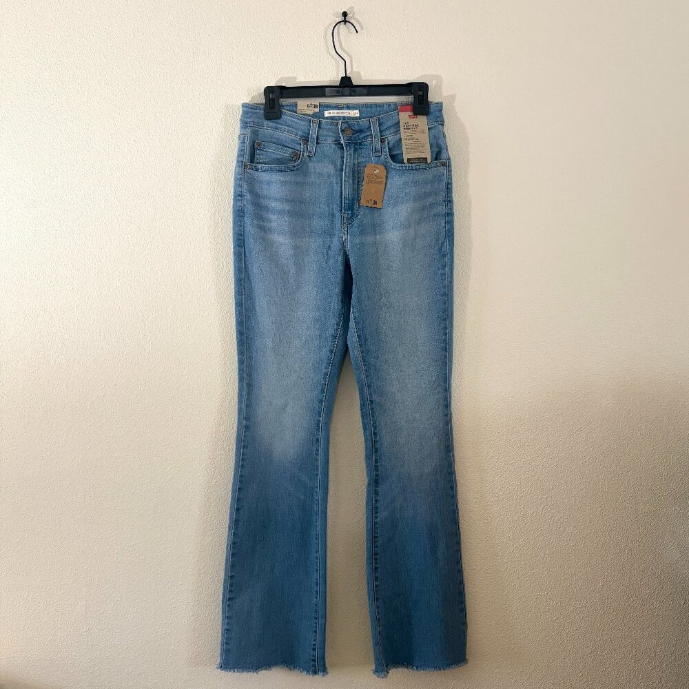 Levi's 725 High Rise Bootcut Jeans